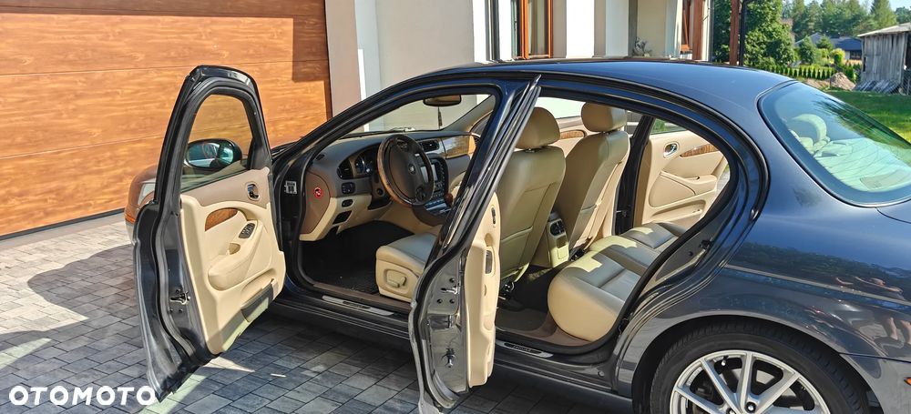 Jaguar S-Type 3.0 V6 Executive - 14
