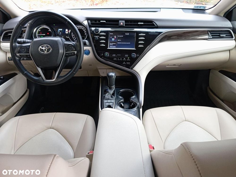 Toyota Camry 2.5 Hybrid Comfort CVT - 3