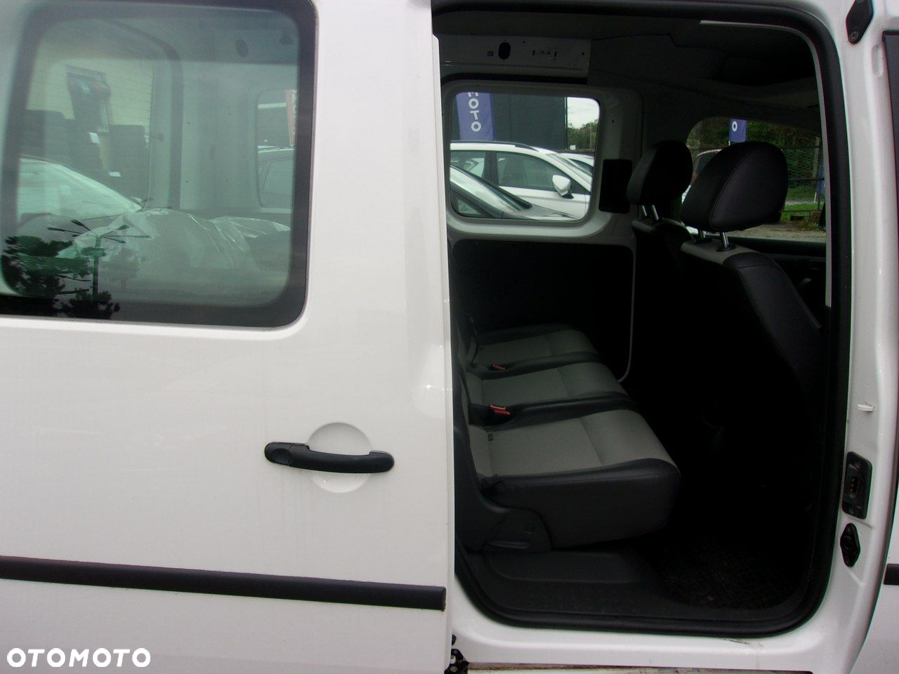 Volkswagen Caddy 2.0 TDI Comfortline Edition 4Motion - 9