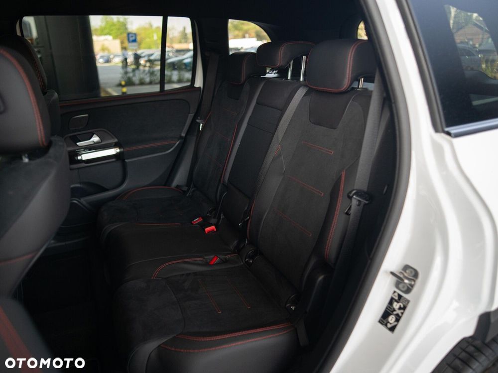 Mercedes-Benz GLB 220 mHEV 4-Matic AMG Line 8G-DCT - 11