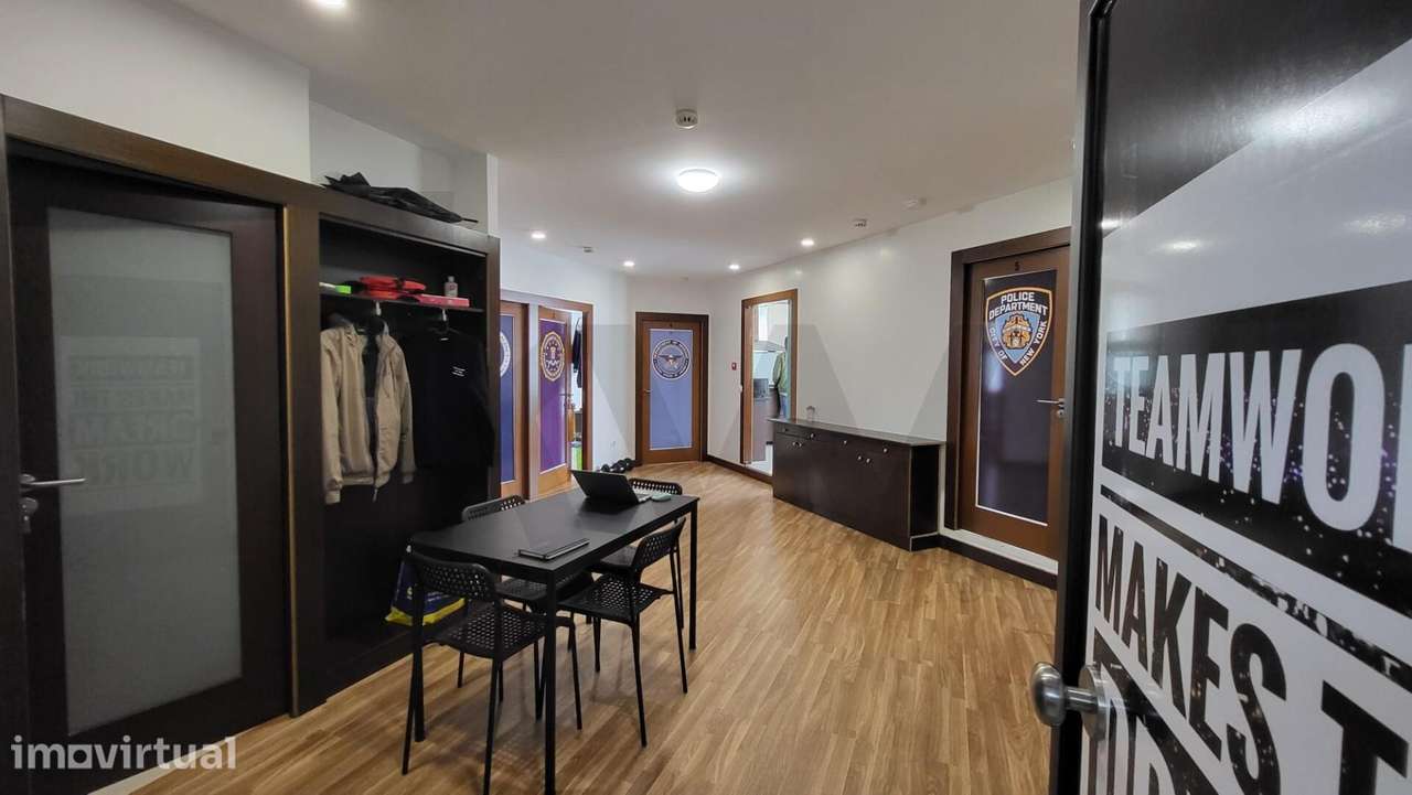 Loja c/ estudo prévio p/ conversão em apartamento T3 ou T4 | Centro de - Grande imagem: 3/9
