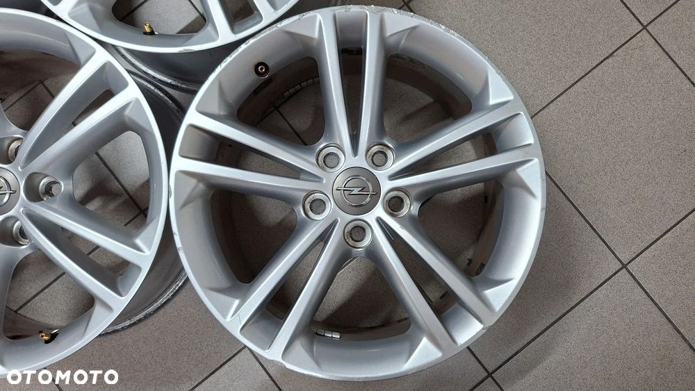 Felgi Aluminiowe 18 Opel Insignia A 5x120 ET 42 - 5