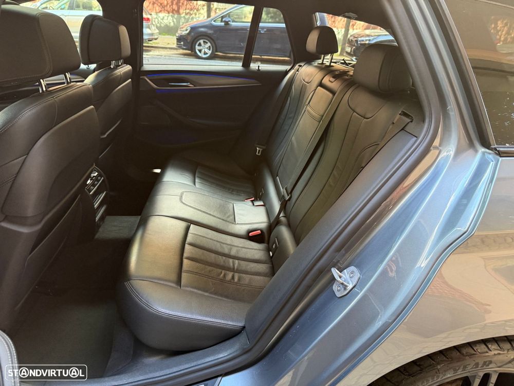 BMW 520 d Pack Desportivo M Auto - 16