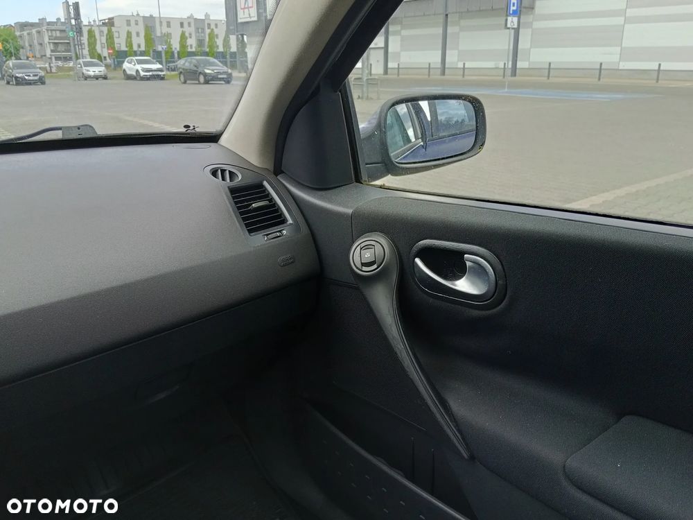 Renault Megane 1.6 Avantage - 16