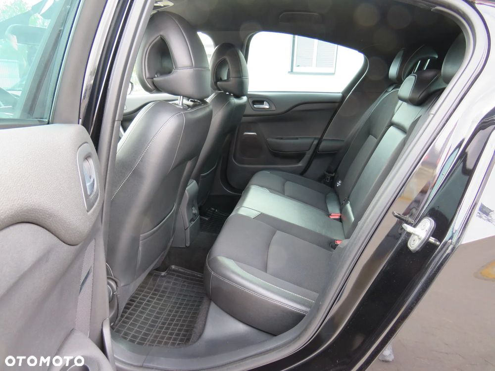 Citroën DS4 2.0 BlueHDi SportChic S&S - 27