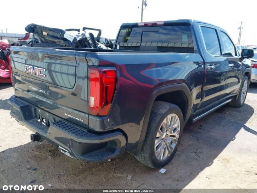 GMC Sierra - 4