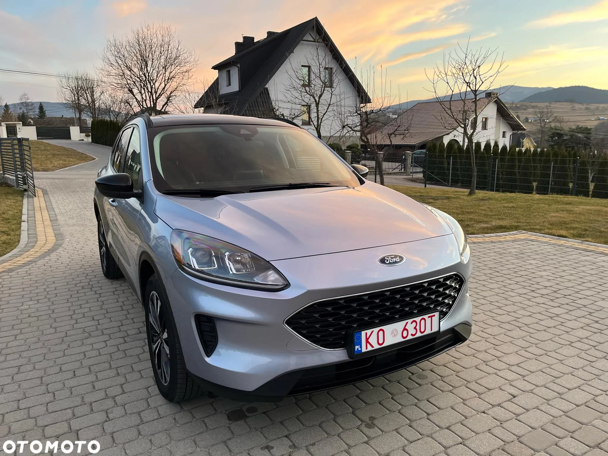 Ford Kuga - 4