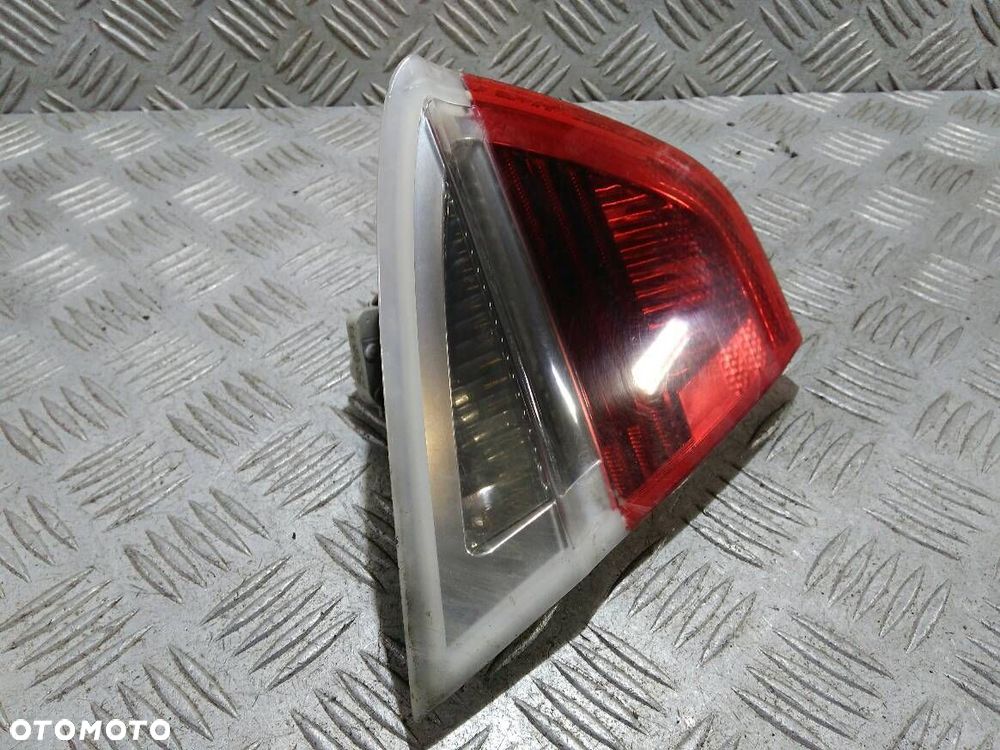 LAMPA LEWA TYLNA KLAPY BMW E90 - 1