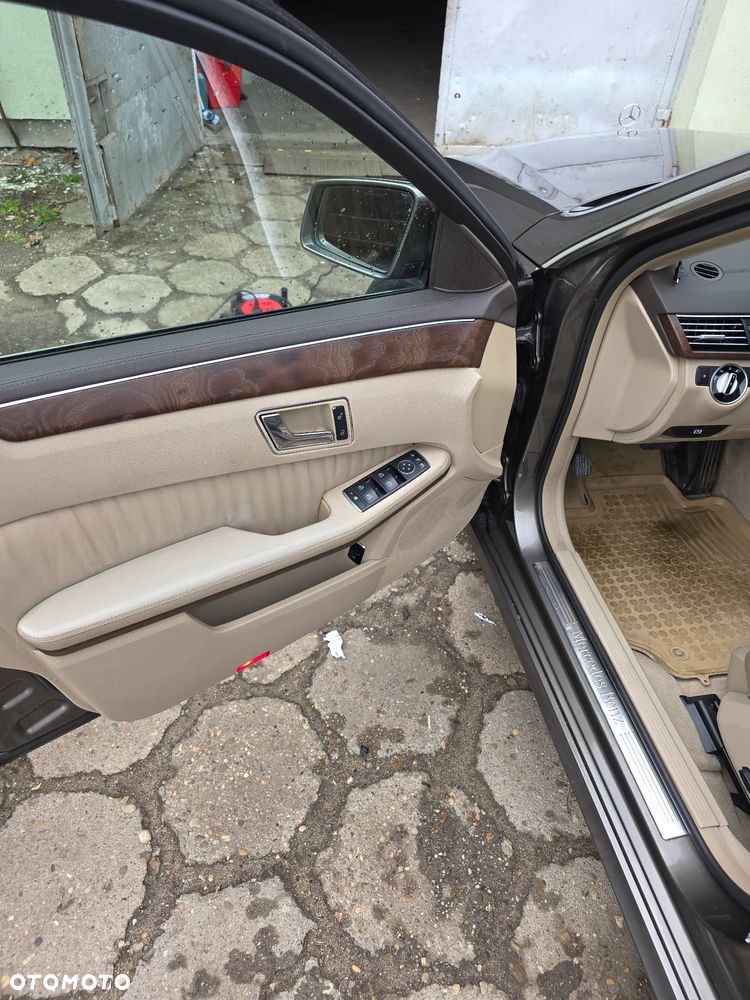 Mercedes-Benz Klasa E 200 CDI DPF BlueEFFICIENCY Automatik Avantgarde - 12