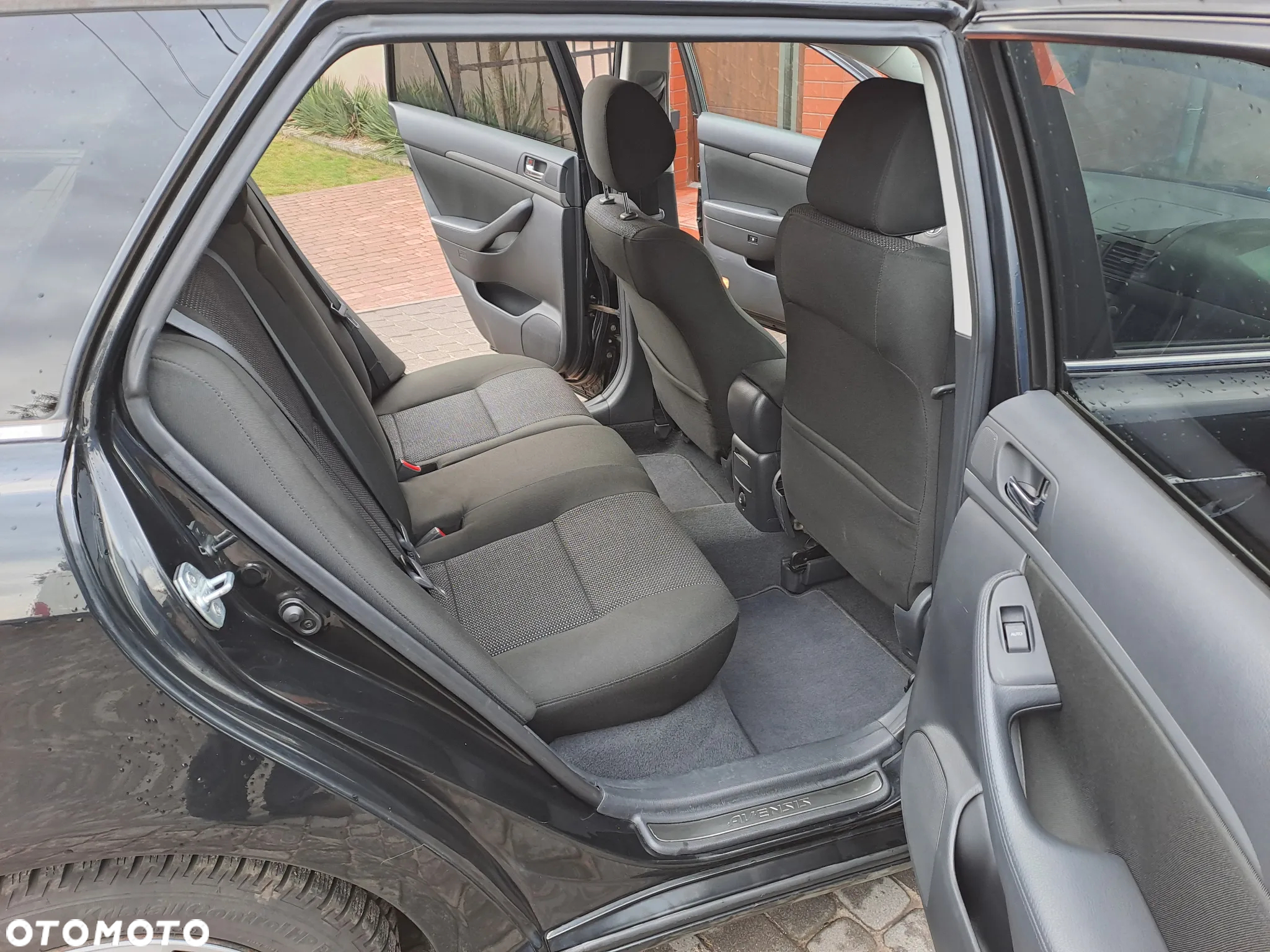 Toyota Avensis - 10
