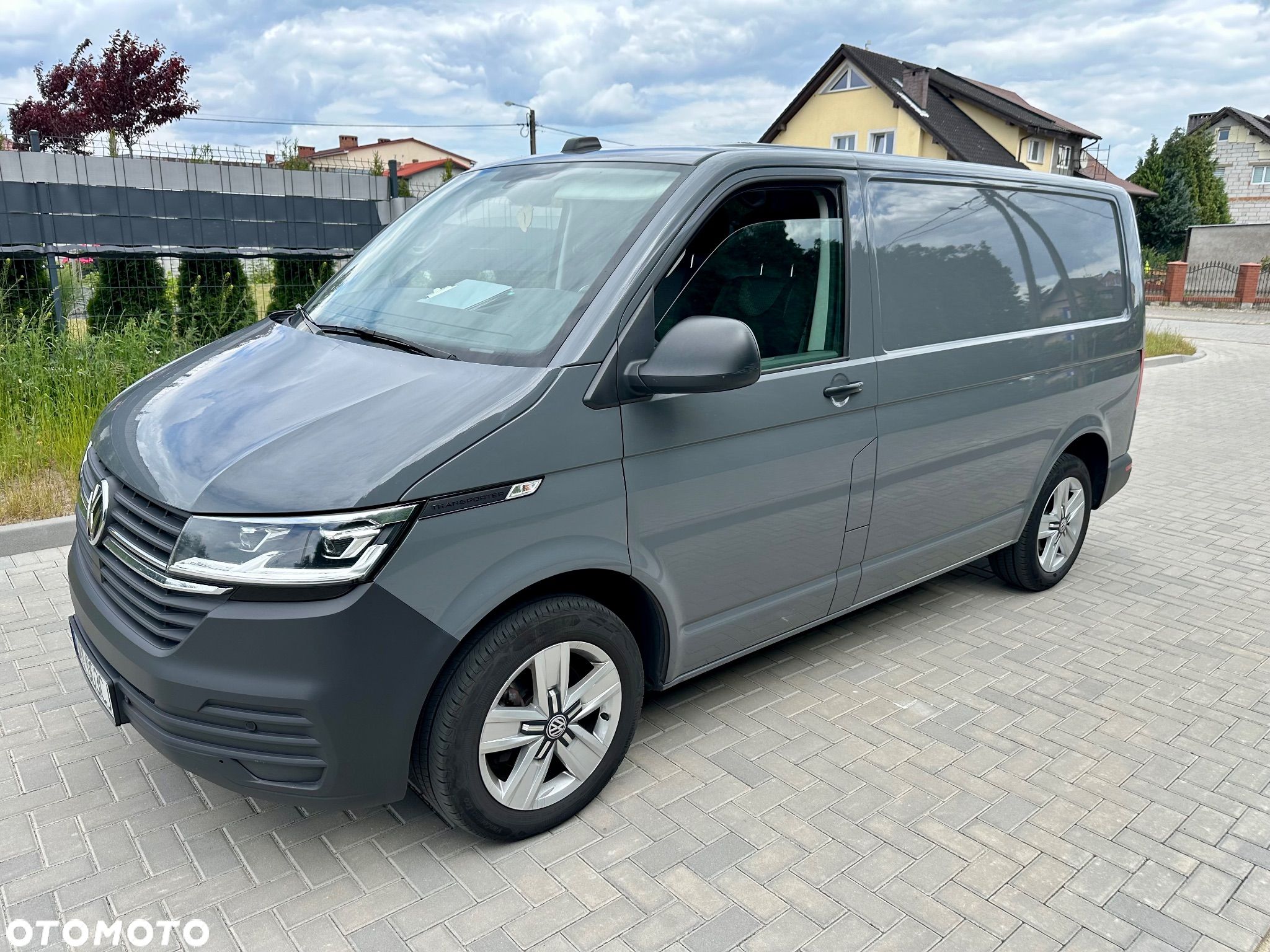Volkswagen Transporter - 1