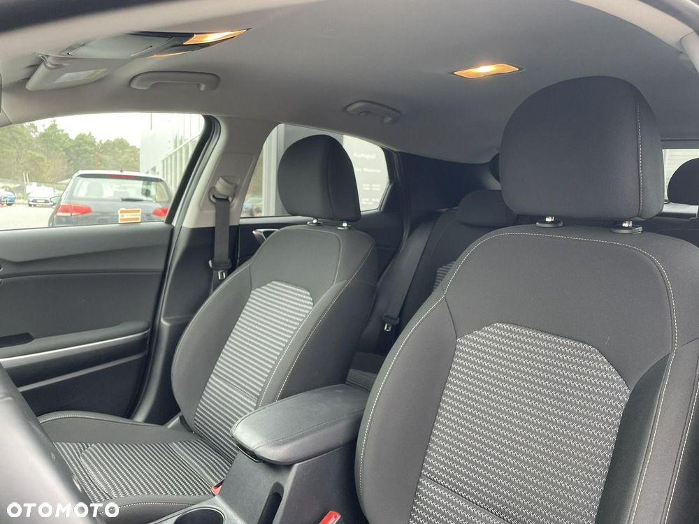 Kia XCeed - 11