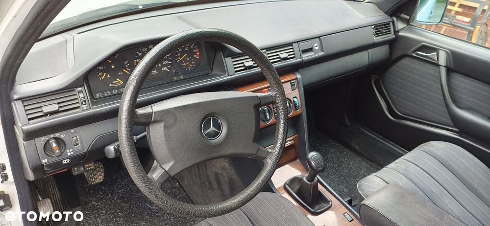 Mercedes-Benz W124 (1984-1993) - 10
