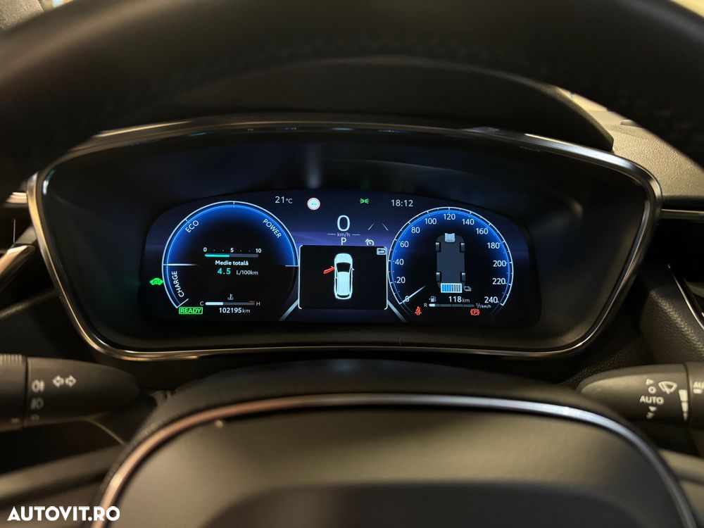 Toyota Corolla 1.8 Hybrid Team Deutschland - 26