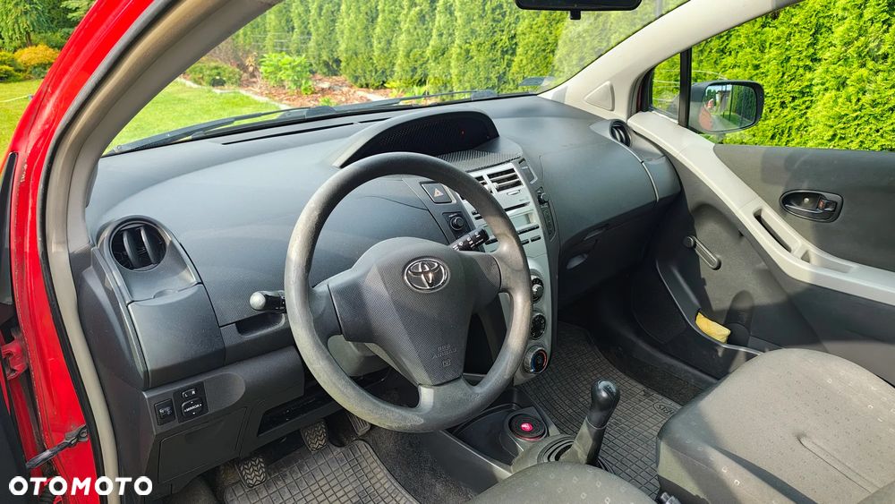 Toyota Yaris 1.0 Luna - 4
