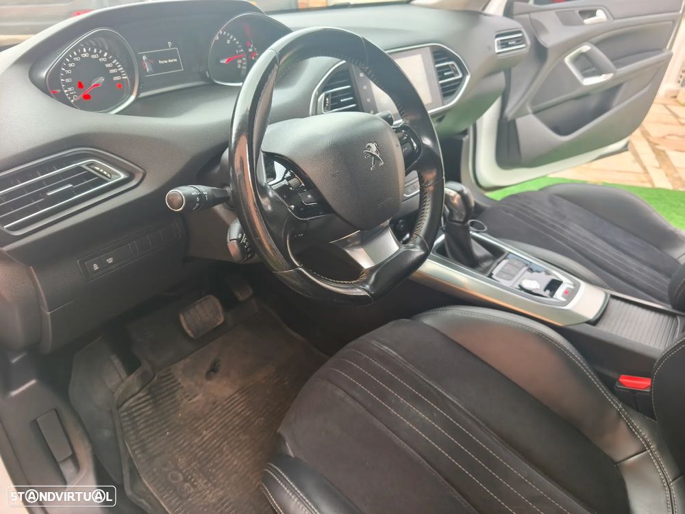 Peugeot 308 SW 1.6 BlueHDi Allure J17 EAT6 - 26