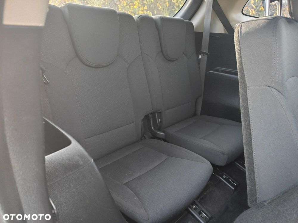 Kia Carens - 23