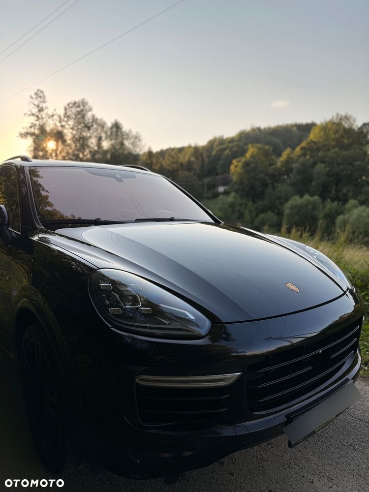 Porsche Cayenne Turbo - 10