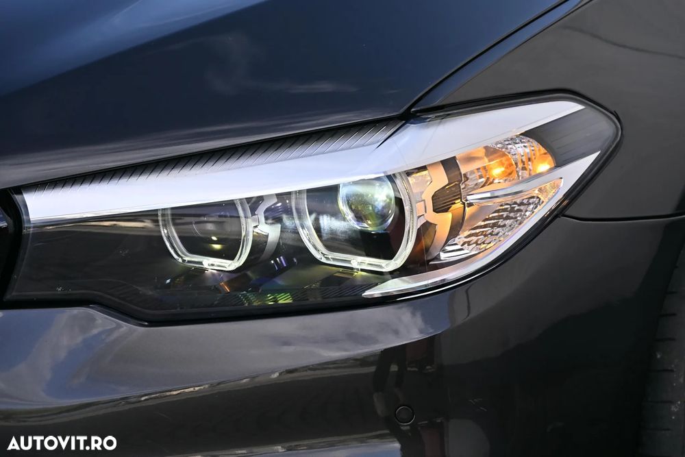 BMW Seria 5 540i AT - 12