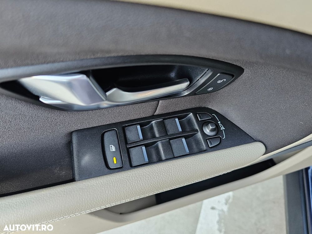 Land Rover Range Rover Evoque 2.0 D150 R-Dynamic - 16