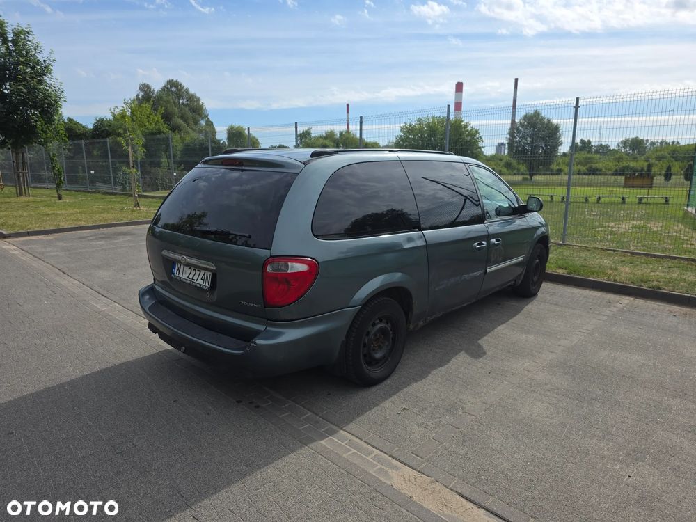 Chrysler Town & Country 3.8 - 11
