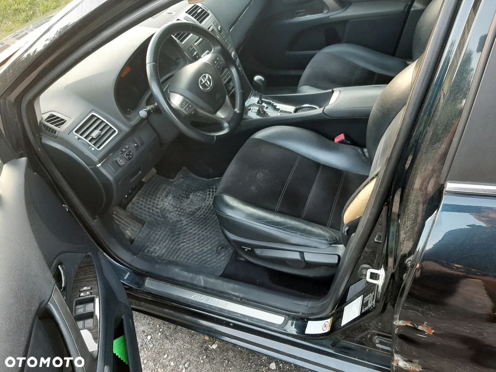 Toyota Avensis 1.8 Premium MS - 13