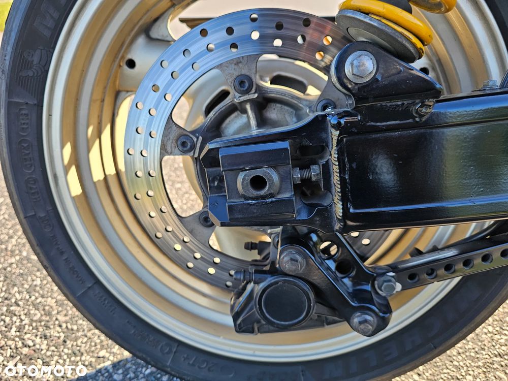 Yamaha XJR - 9