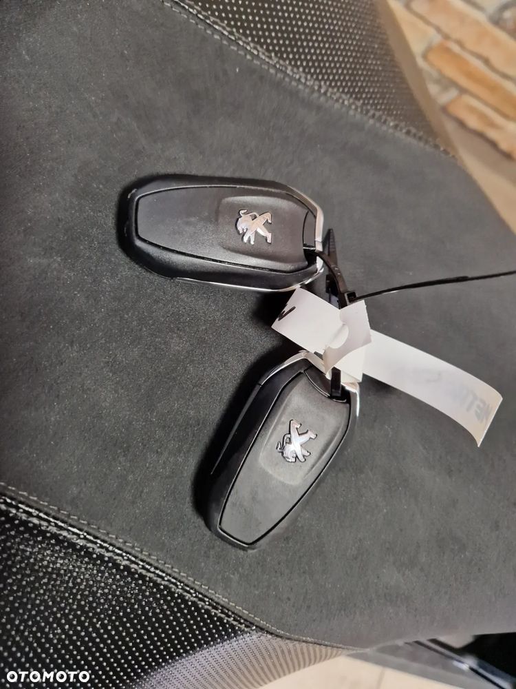 Peugeot Metropolis - 2