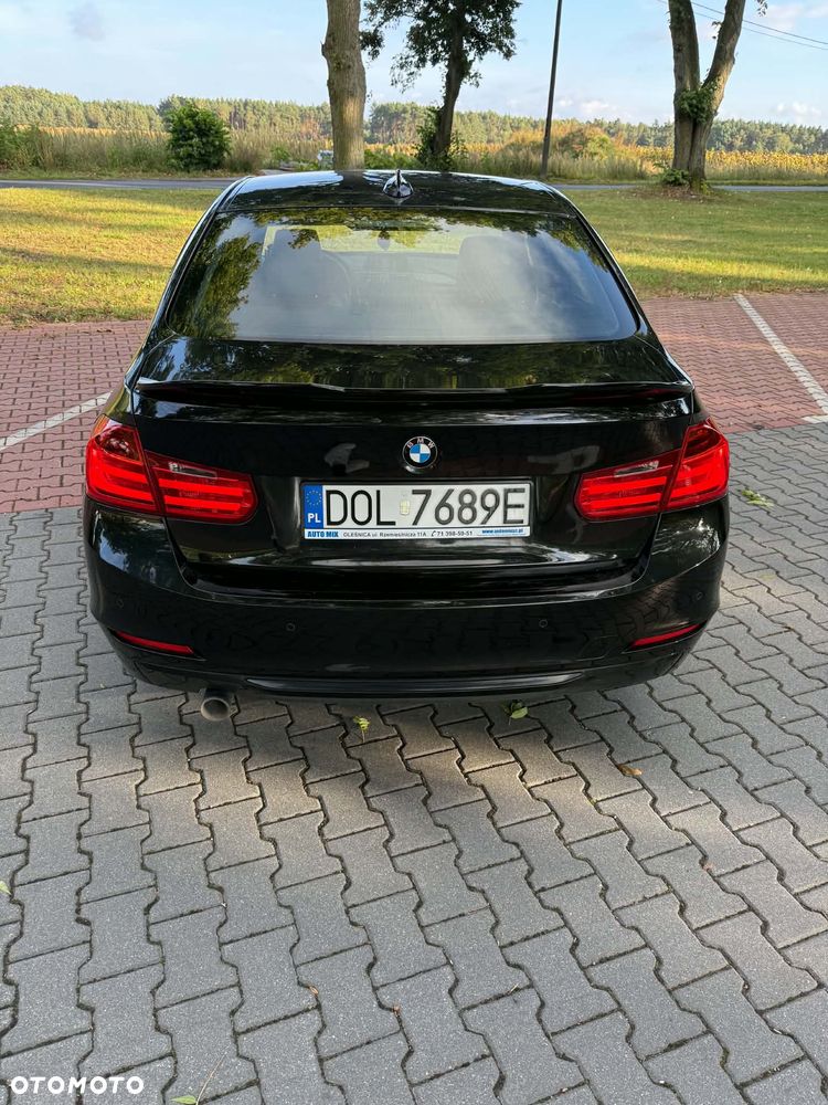 BMW Seria 3 318d Sport Line - 7