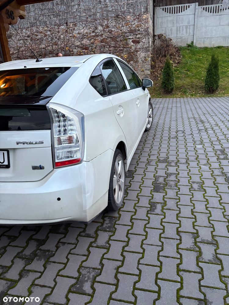 Toyota Prius 1.8 HSD Prestige - 3