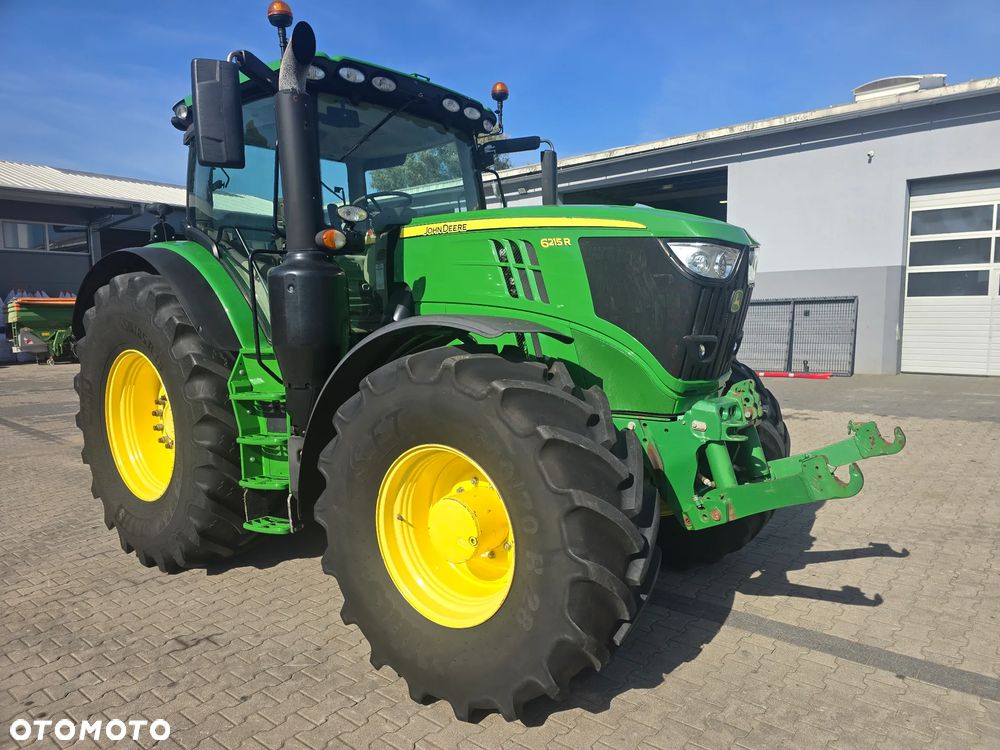 John Deere 6215R - 2
