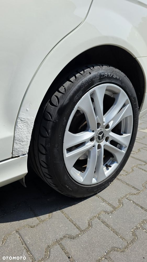 Mercedes-Benz Klasa C 220 CDI DPF Automatik BlueEFFICIENCY Avantgarde - 27