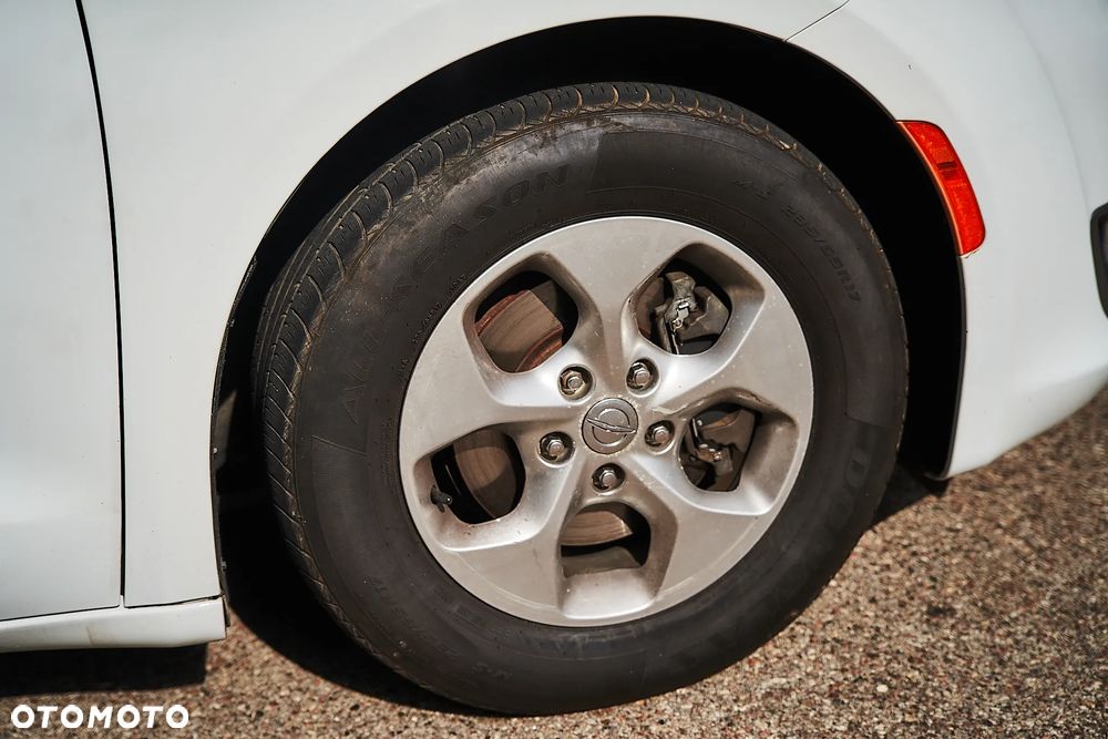 Chrysler Pacifica - 13