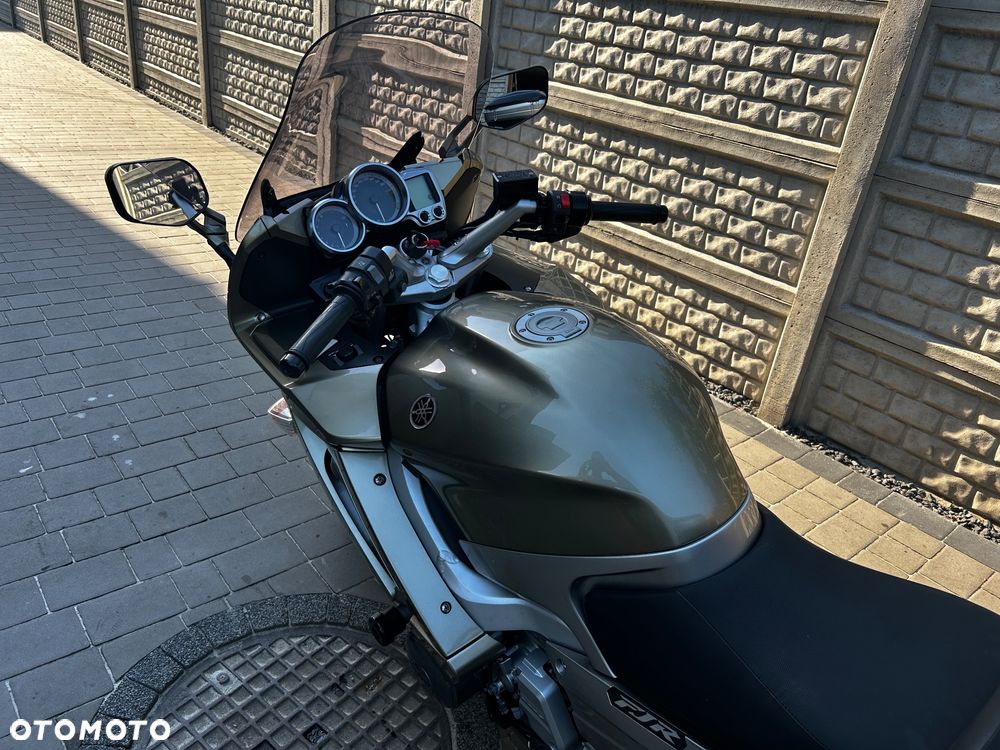 Yamaha FJR - 23