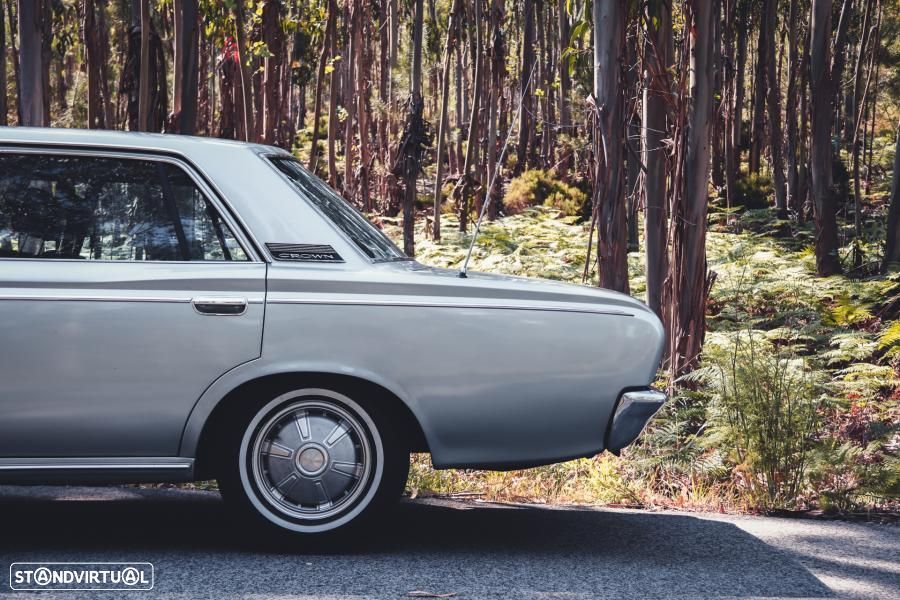 Toyota Crown - 12