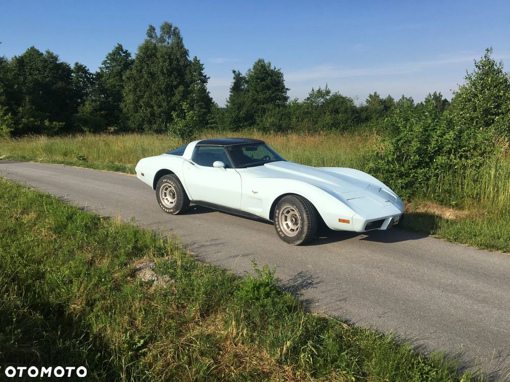 Chevrolet Corvette - 3