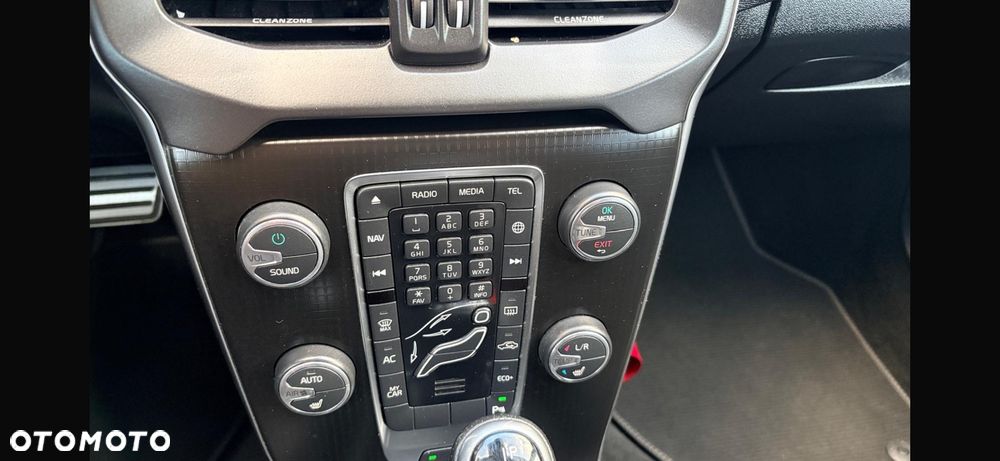 Volvo V40 D2 Geartronic RDesign - 23