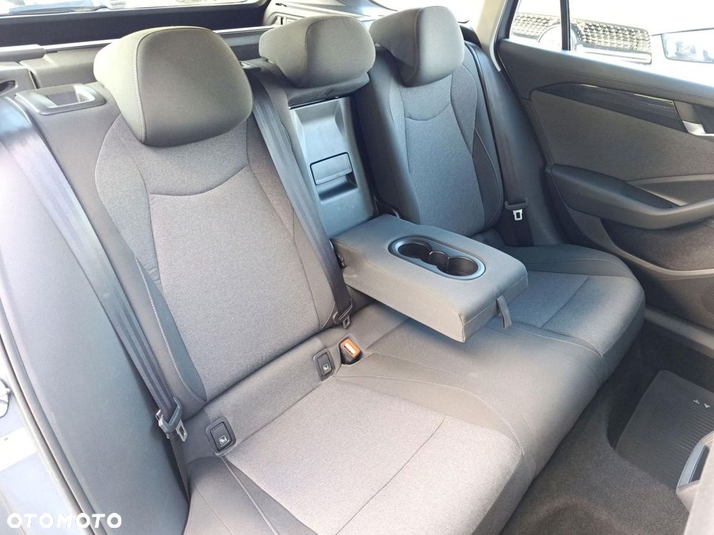 Volkswagen Passat - 15