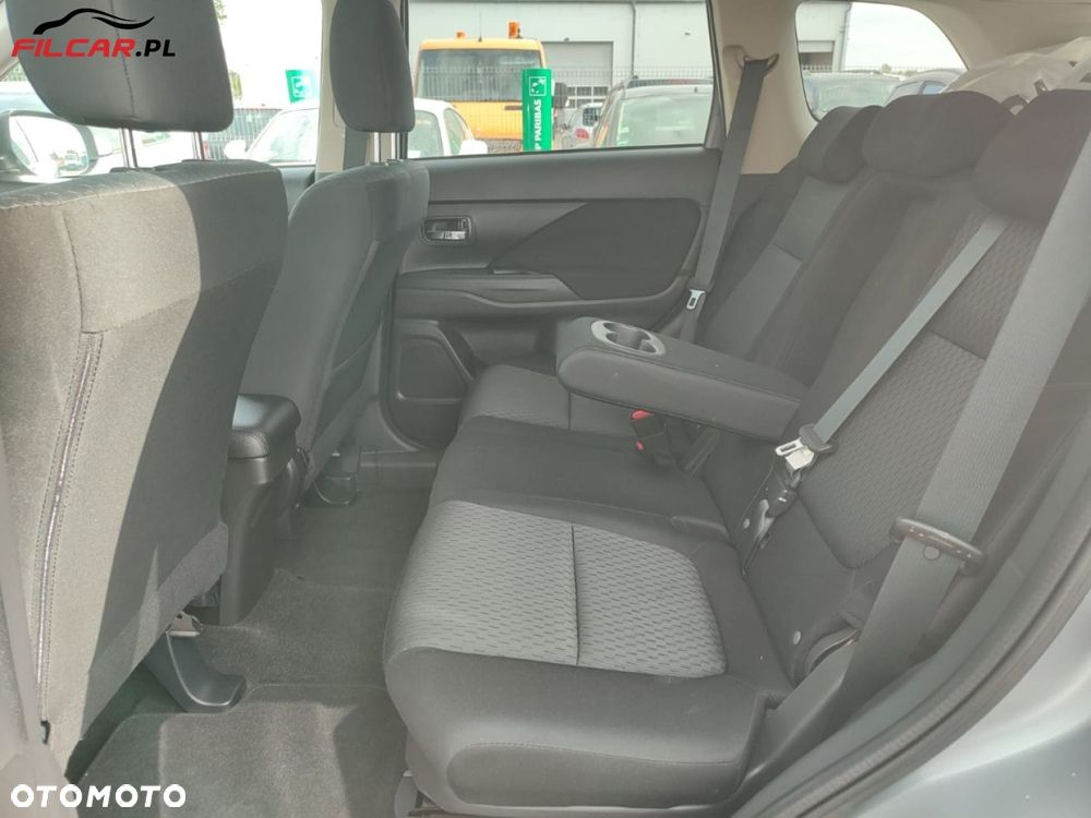Mitsubishi Outlander - 7