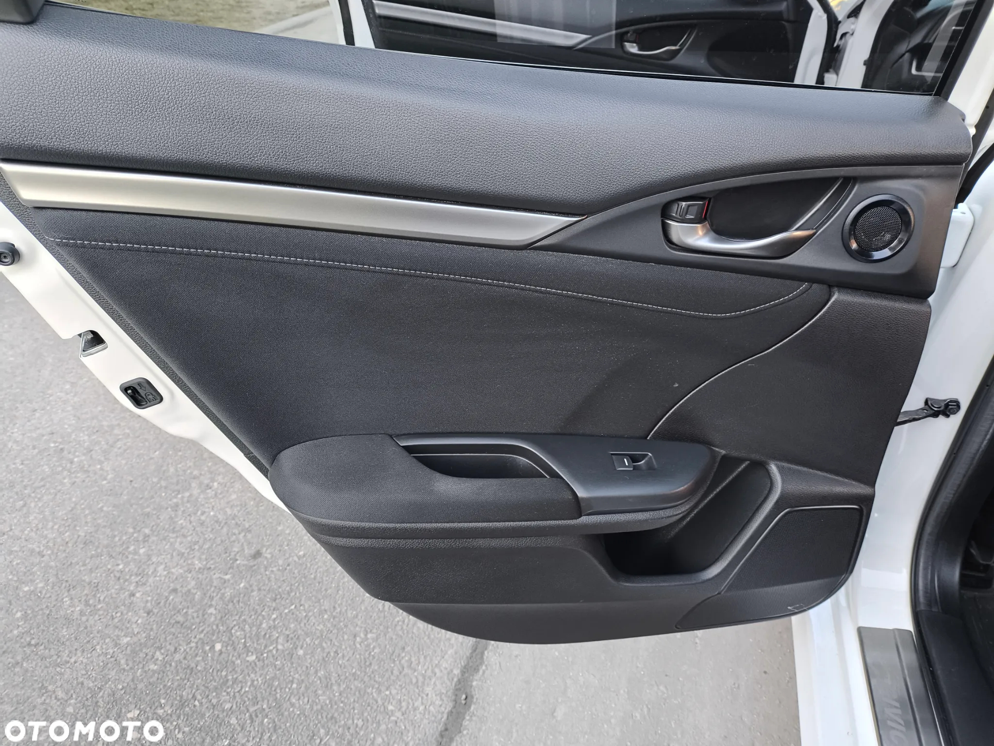 Honda Civic 1.0 T Elegance - 25