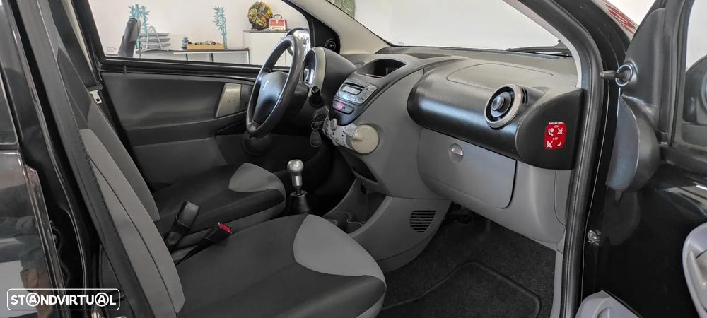 Peugeot 107 1.0 Urban - 8