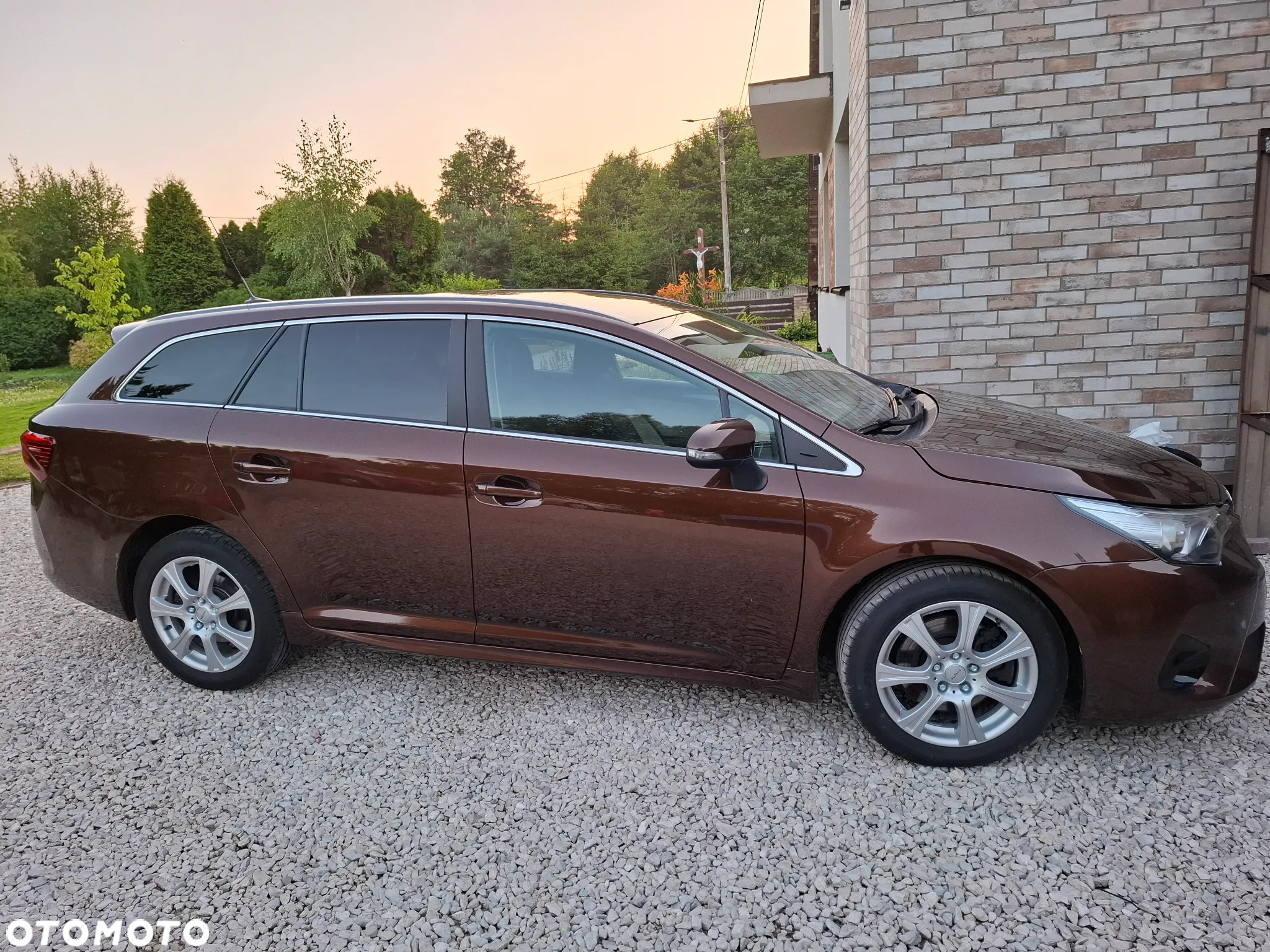 Toyota Avensis 2.0 D-4D Premium - 15