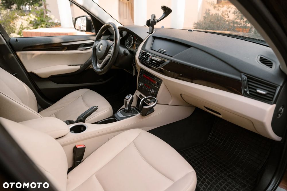 BMW X1 xDrive18d xLine - 11