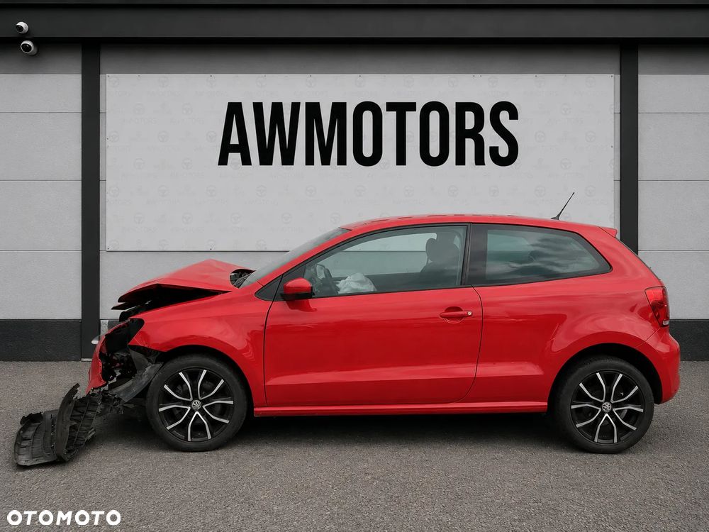 VOLKSWAGEN POLO 2013 *SAMOCHÓD NA CZĘŚCI* 6511 D8 / P3G MASKA, LAMPA, DRZWI, LUSTERKO, ZDERZAK, GRILL, BŁOTNIK, KLAPA, BELKA, DESKA, FOTELE, KANAPA, ĆWIARTKA KIEROWNICA, TARCZE, ZACISKI, ZAWIESZENIE, KOMPLETNY PRZÓD, KOMPLETNY TYŁ, LICZNIK, ZEGARY, PRAWE LEWE PRZÓD TYŁ - 2