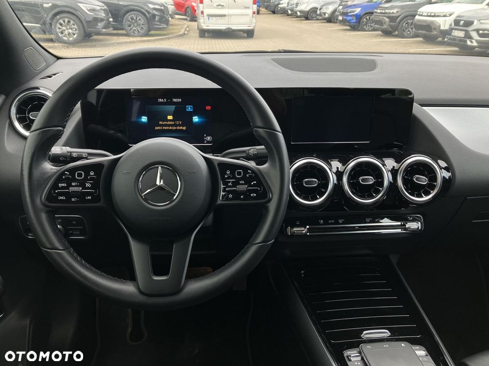 Mercedes-Benz GLA 200 - 13