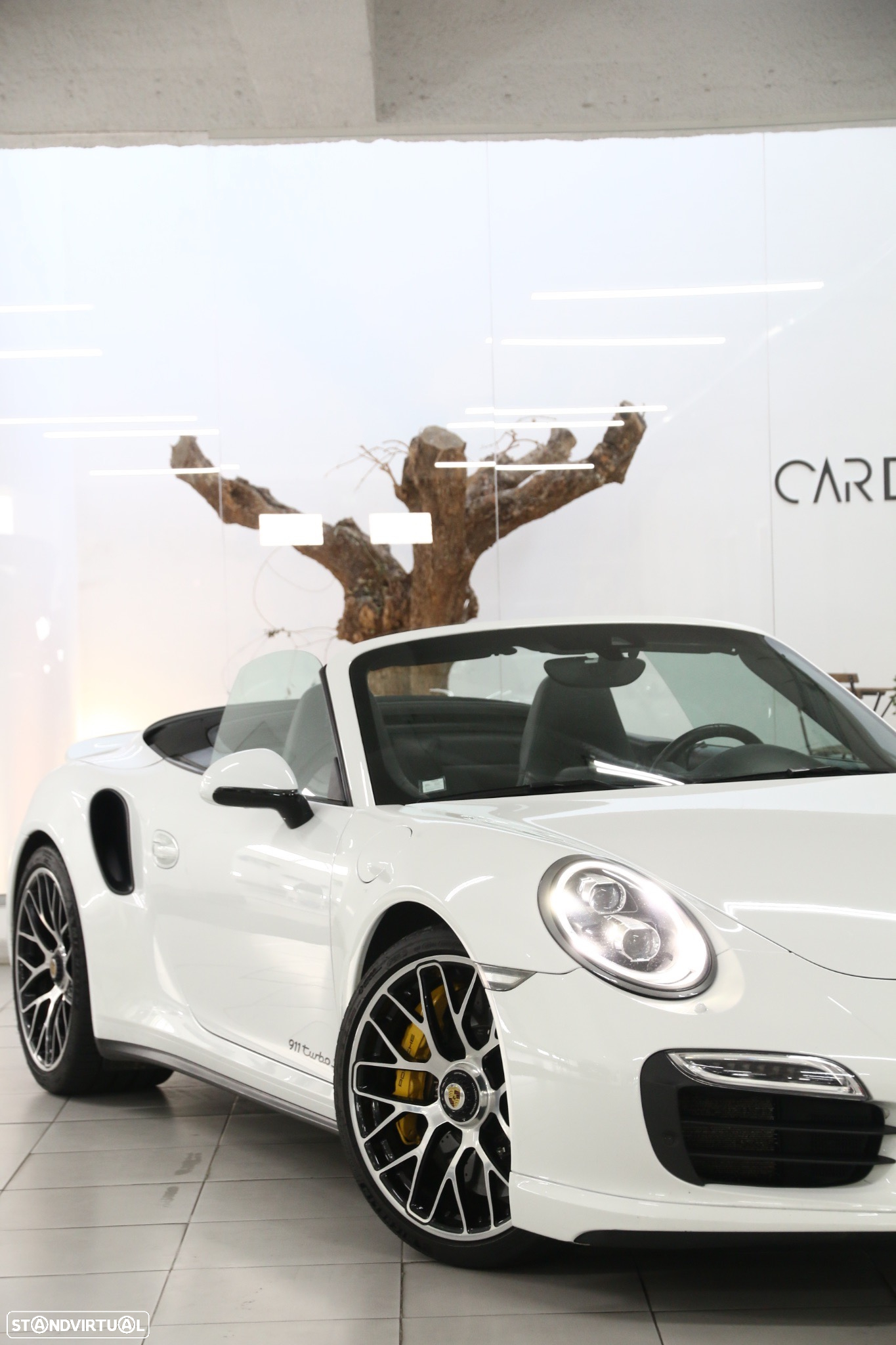 Porsche 911 (991) Turbo S Cabriolet - 2