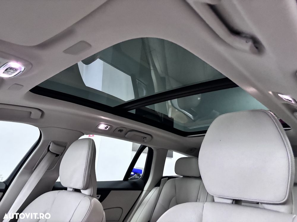 Volvo V60 V60CC B5 MHEV AT AWD Plus Bright - 14