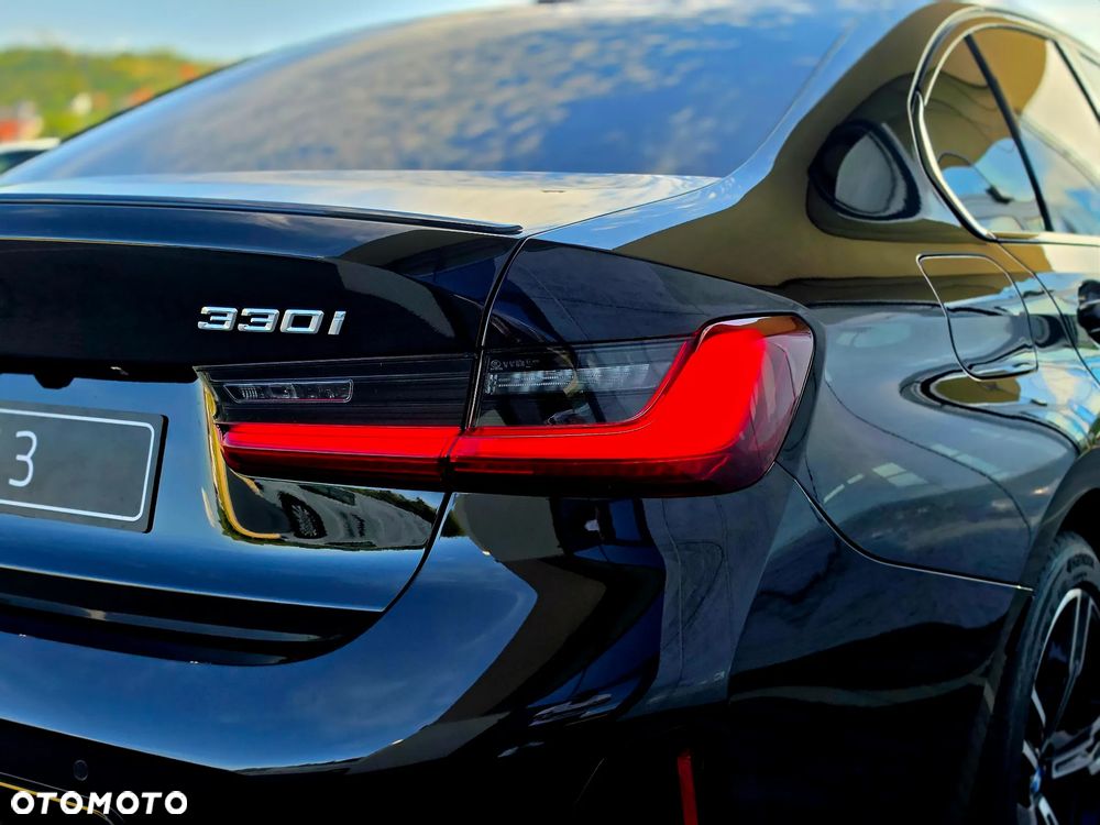 BMW Seria 3 330i xDrive M Sport - 8