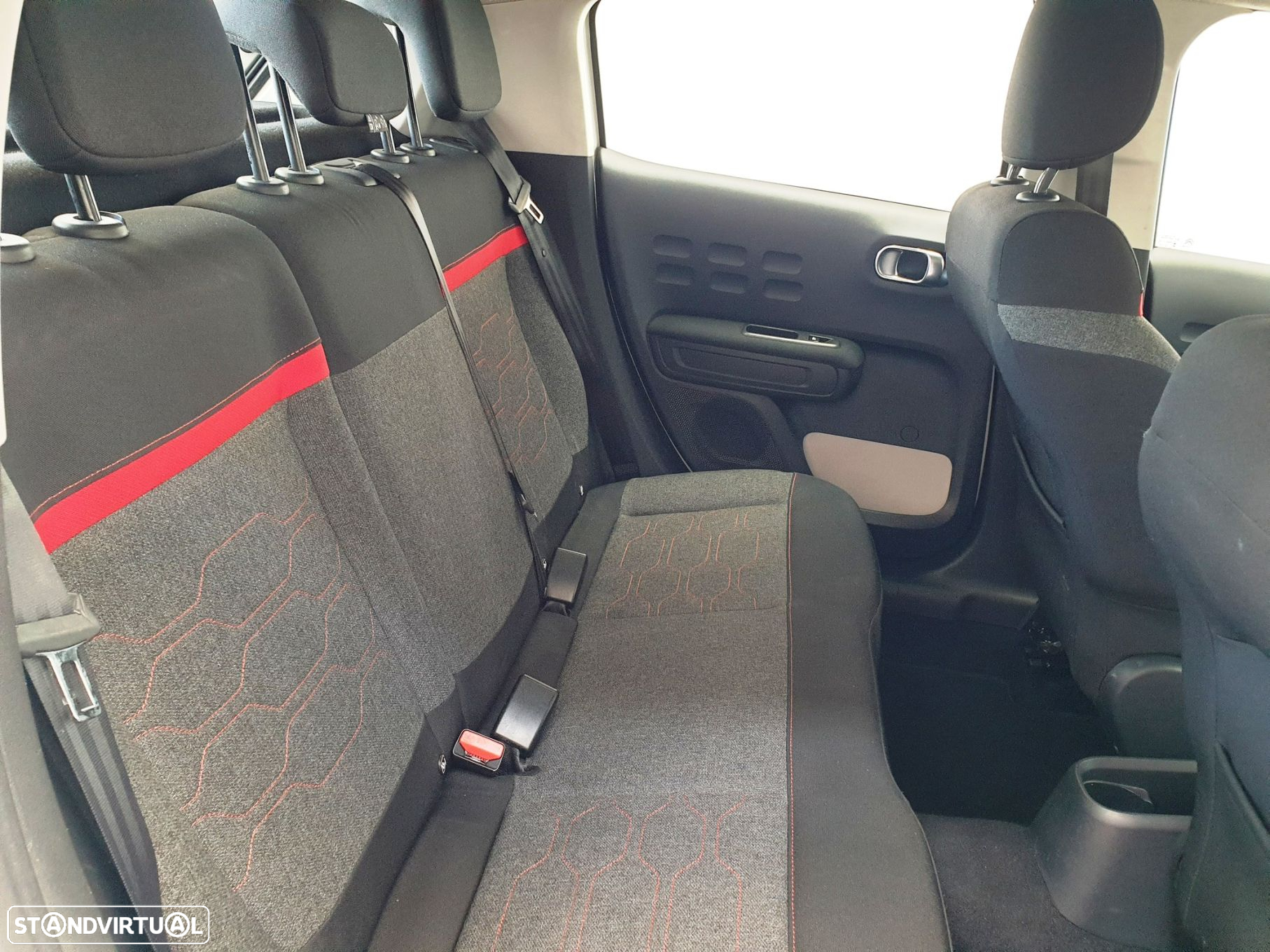 Citroën C3 1.2 PureTech Shine - 23