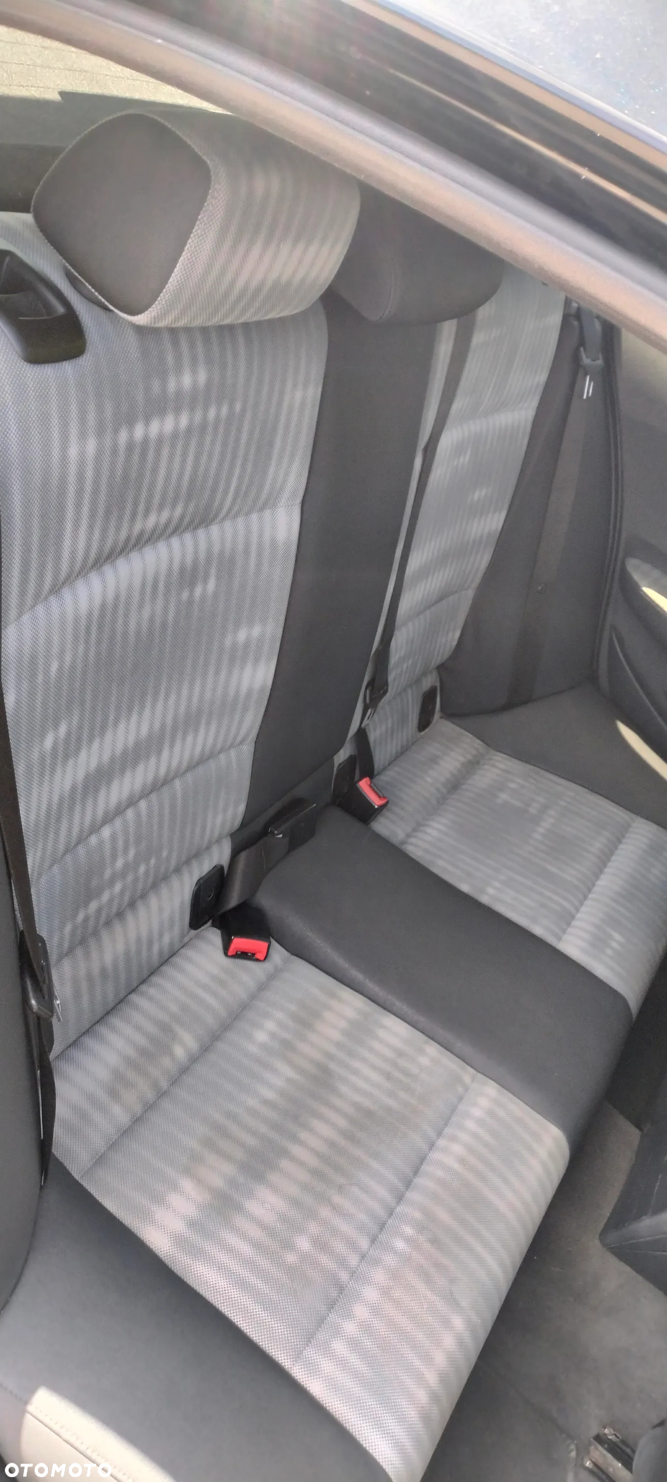 BMW Seria 1 120i - 12